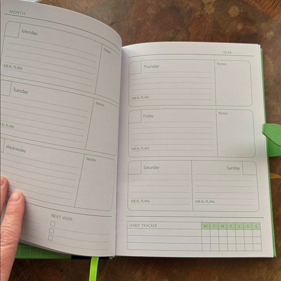 Pembrook Green Premium Planner - Picture 4 of 6